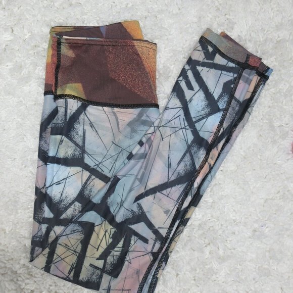 Vimmia reversible geometric leggings sz L‎ - Picture 7 of 7